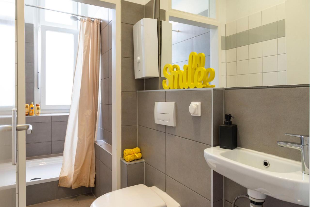 Central +3Br +Big Living Room Next To U-Station Berlijn Buitenkant foto